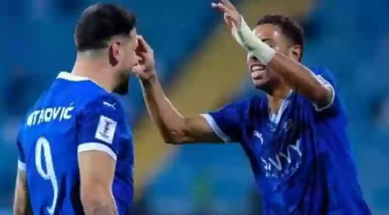 طاقم حكام مباراة الهلال ضد الاستقلال الإيراني