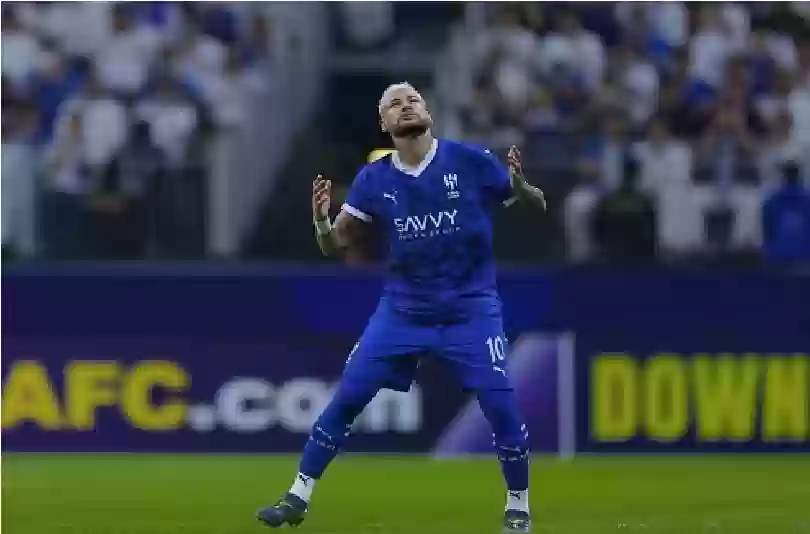 طبيب فنلندي يكشف عن مدة غياب محترف الهلال