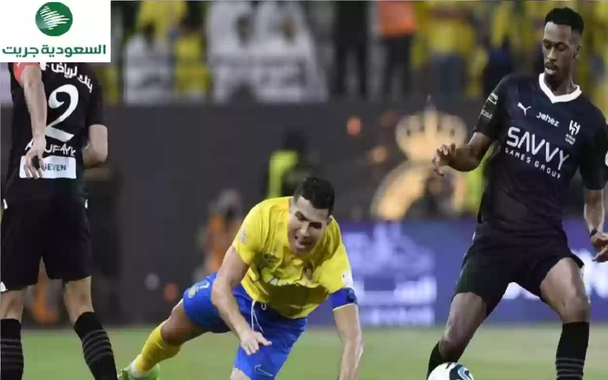 هروب حكم يفلت لاعب الهلال من الطرد أمام النصر